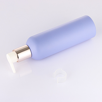 Ecoの友好的なペット150ml 200ml 250ml 8つのoz新式の曇らされたすみれ色ボディ洗浄ローションのシャワーのゲルの金ポンプ出版物のびん
