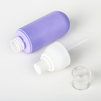 空の注文の紫色のヘア ケアのスプレーのプラスチック化粧品の包装のびんおよび瓶セット