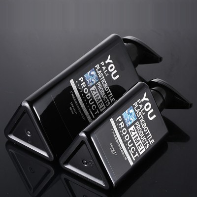 卸し売り100ml 200ml 300mlの三角形の形はプラスチック ペット ローションの容器の黒空気のないポンプ500mlシャンプーのびんをリサイクルする