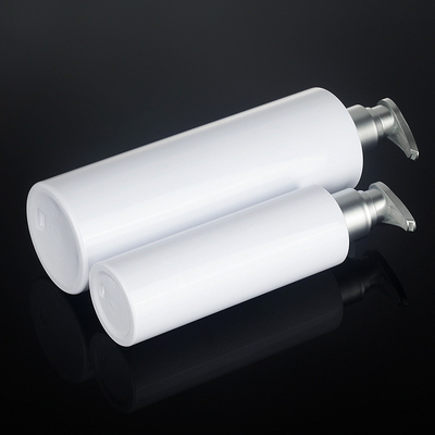 ペット白い円形のシャワーのゲル200ml 500mlの銀製の上の血清のコンディショナーのプラスチック シャンプー ポンプSkincareの包装のびん