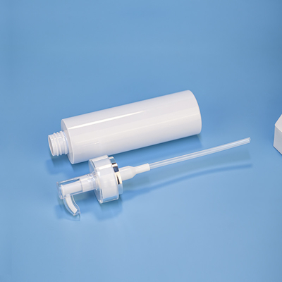 贅沢な250ml 500mlの白い円形の空のコンディショナーのシャワーによってはプラスチック包装の金のHdpeのシャンプーのびんがゼリー状になる