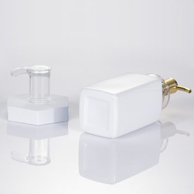 生物分解性300ml 400ml 500mlの正方形の空気のなく贅沢な化粧品の空の包装のプラスチック シャンプーのびん