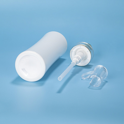 350ml 400ml 500ml OEMの丸型のプラスチック大広間のシャンプー プラスチックびんを包む空気のないボディ ポンプ